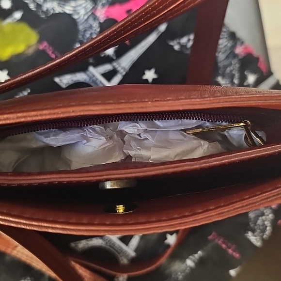 Jacques Esterel Parisian Crossbody Bag In Burgundy Leather - Picture 4 of 12